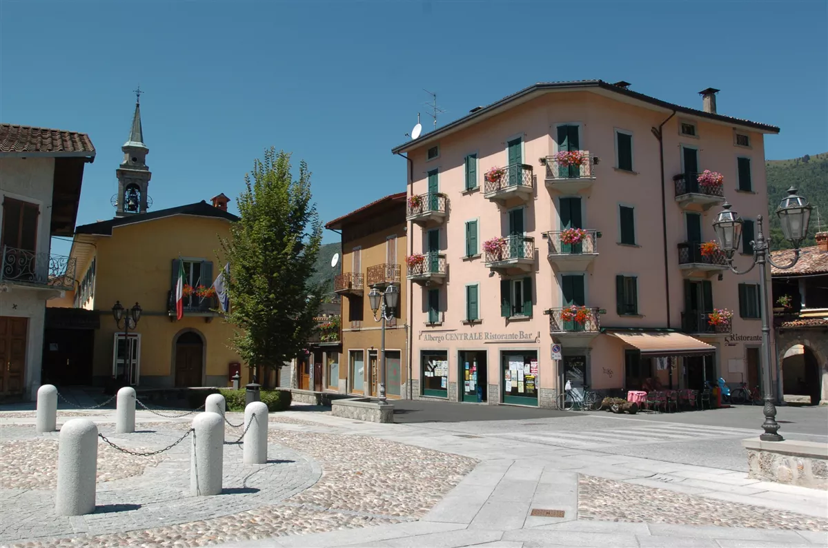 Piazza Olmo
